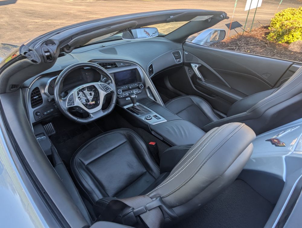 2017 Chevrolet Corvette 2LT - Photo 12