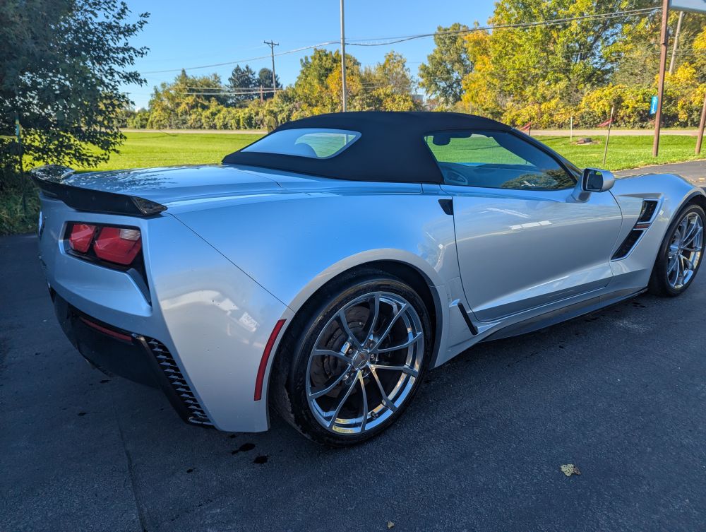 2017 Chevrolet Corvette 2LT - Photo 7